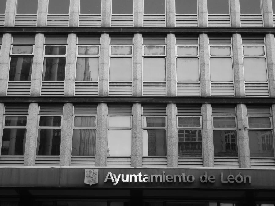 EDIFICIO SOCIAL CAJA DE AHORROS DE LEÓN