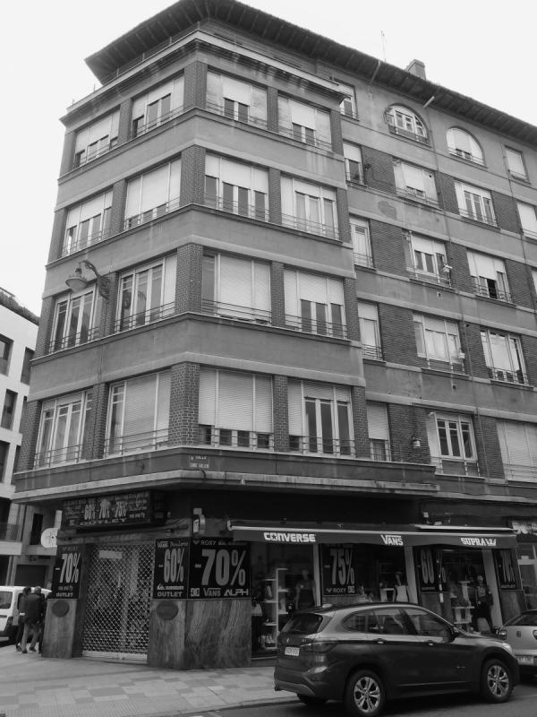 EDIFICIO C/ REPÚBLICA ARGENTINA nº 19